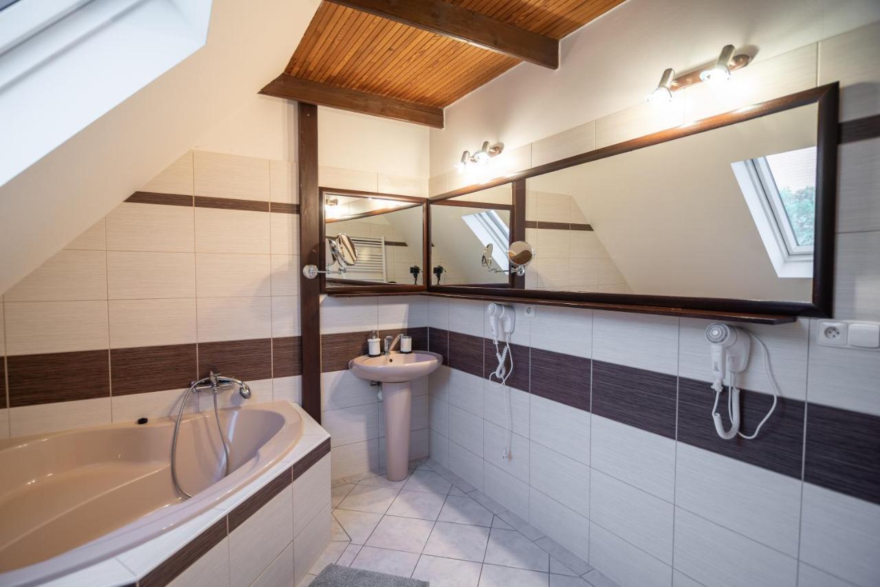 Archivní vinné sklepy penzion Venuše Mikulov Exterior foto