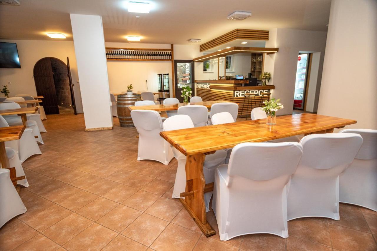 Archivní vinné sklepy penzion Venuše Mikulov Exterior foto